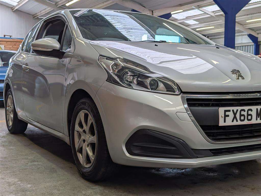 <p>2016 PEUGEOT 208 ACTIVE</p>