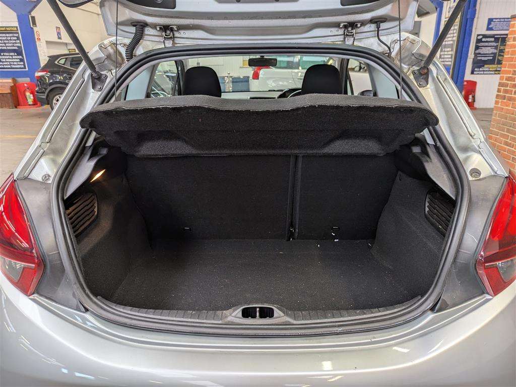 <p>2016 PEUGEOT 208 ACTIVE</p>