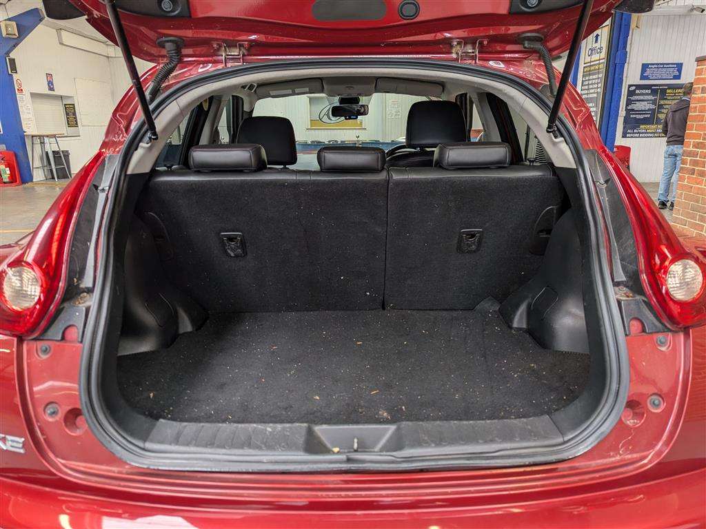 <p>2013 NISSAN JUKE TEKNA</p>