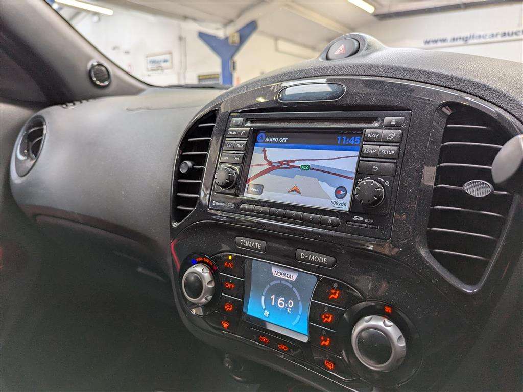 <p>2013 NISSAN JUKE TEKNA</p>