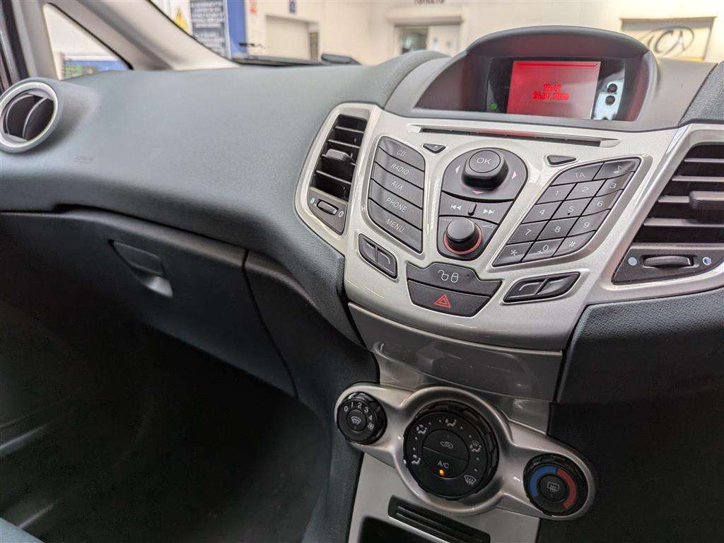 <p>2009 FORD FIESTA ZETEC 96</p>