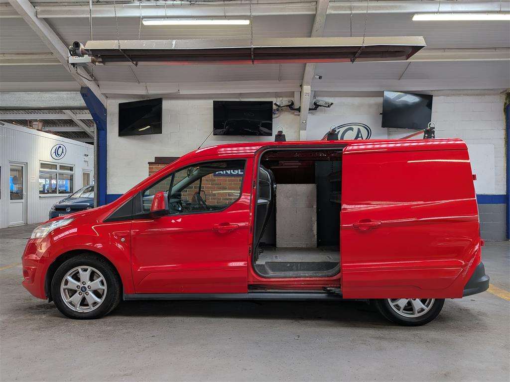 <p>2015 FORD TRANSIT CONNECT 240 LIMIT</p>