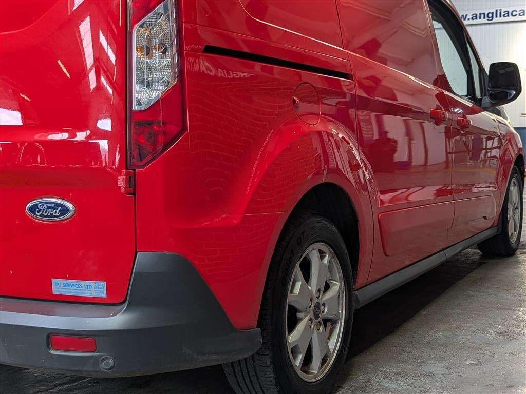<p>2015 FORD TRANSIT CONNECT 240 LIMIT</p>