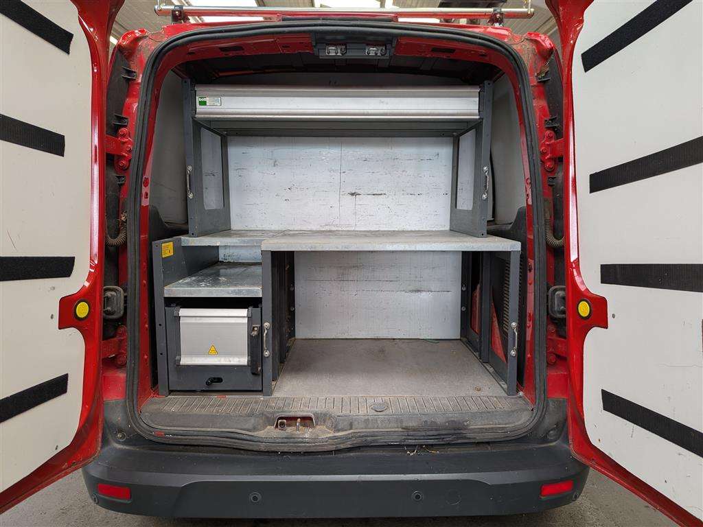 <p>2015 FORD TRANSIT CONNECT 240 LIMIT</p>