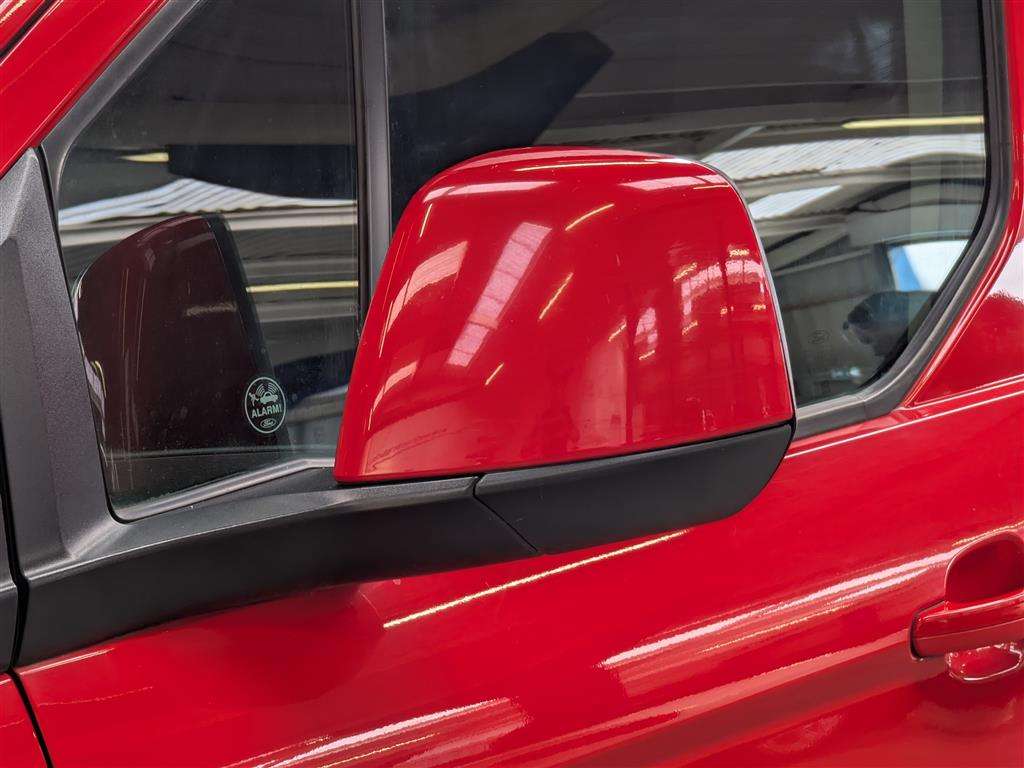 <p>2015 FORD TRANSIT CONNECT 240 LIMIT</p>