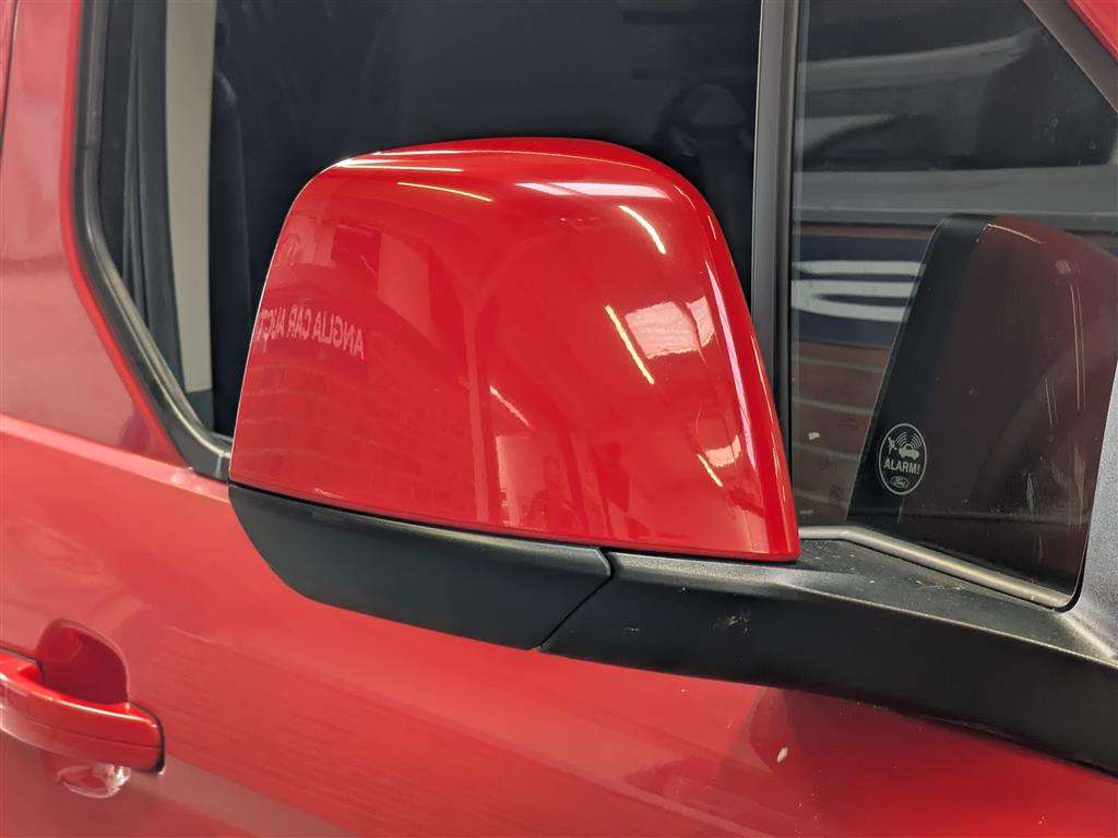 <p>2015 FORD TRANSIT CONNECT 240 LIMIT</p>
