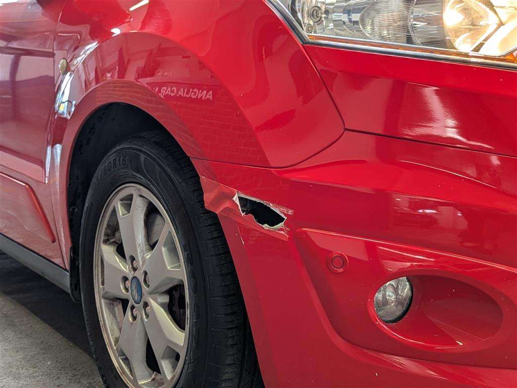 <p>2015 FORD TRANSIT CONNECT 240 LIMIT</p>
