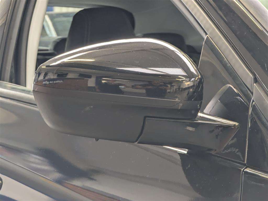 <p>2020 VAUXHALL GRANDLAND X SE TURBO</p>
