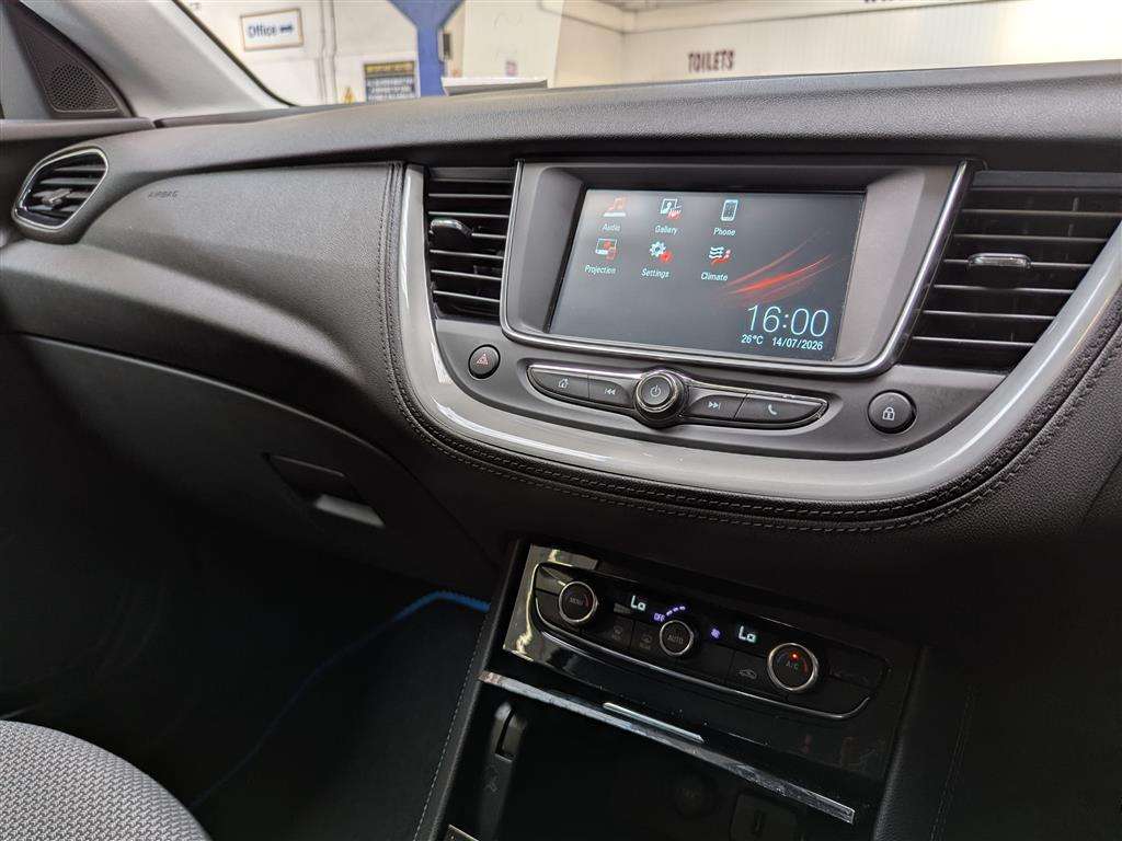<p>2020 VAUXHALL GRANDLAND X SE TURBO</p>
