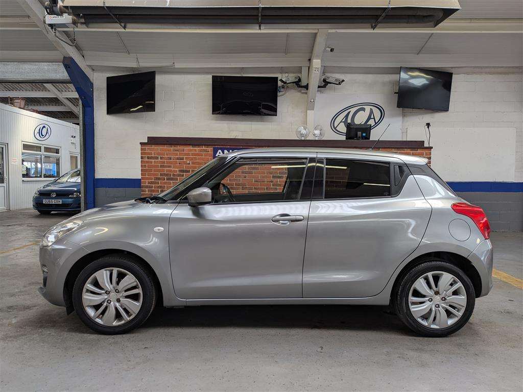<p>2017 SUZUKI SWIFT SZ-T BOOSTERJET</p>