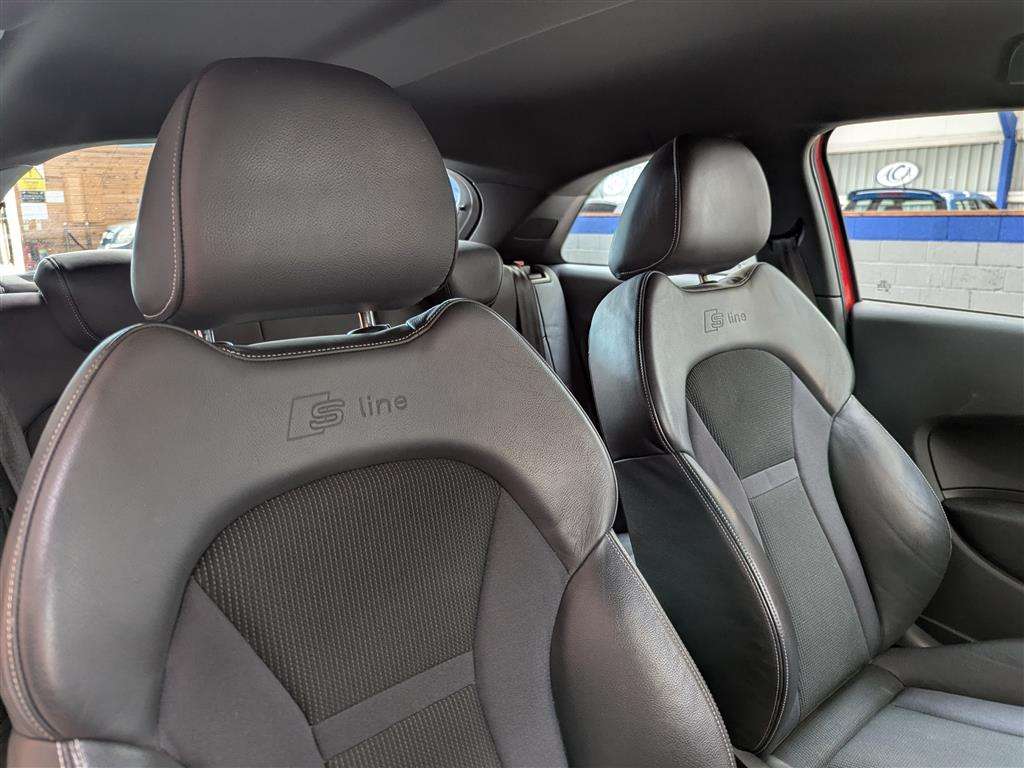 <p>2013 AUDI A1 S LINE TFSI</p>