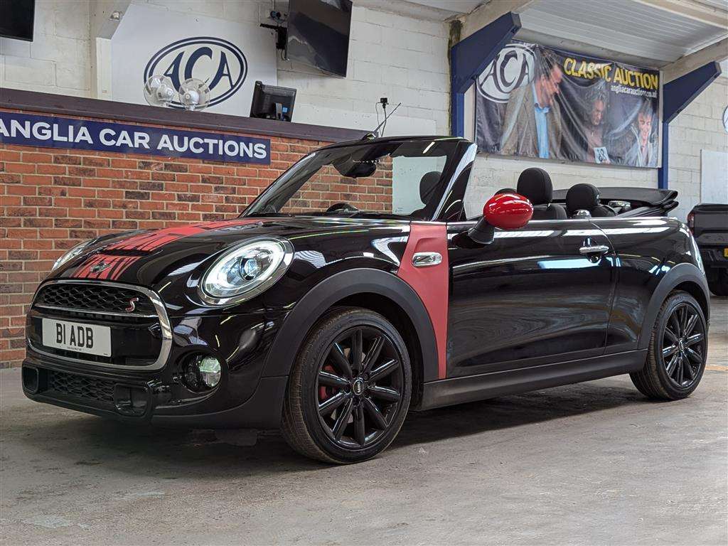 <p>2017 MINI COOPER S AUTO</p>