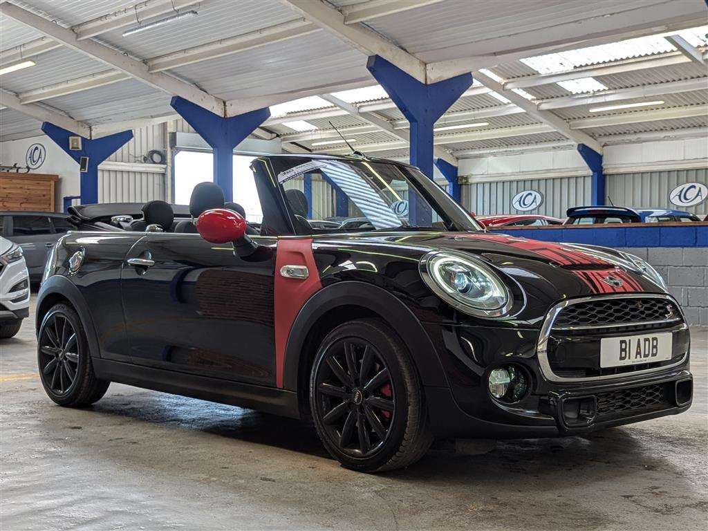 <p>2017 MINI COOPER S AUTO</p>