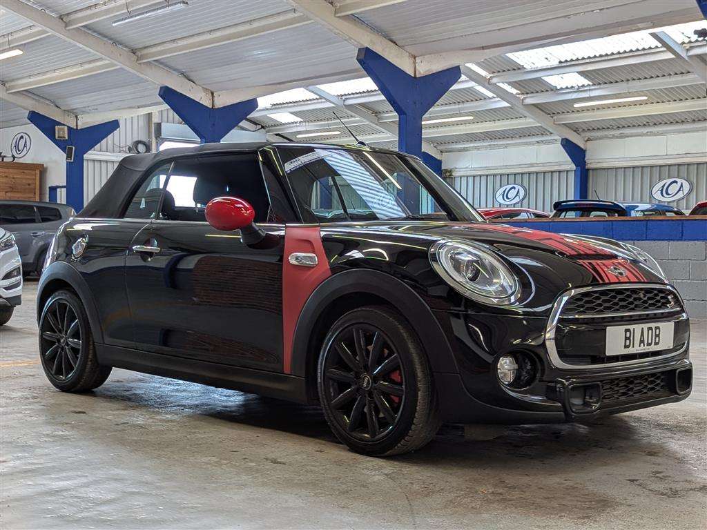 <p>2017 MINI COOPER S AUTO</p>