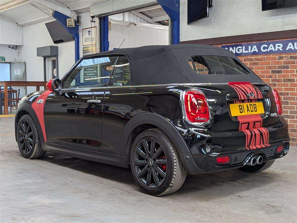 <p>2017 MINI COOPER S AUTO</p>