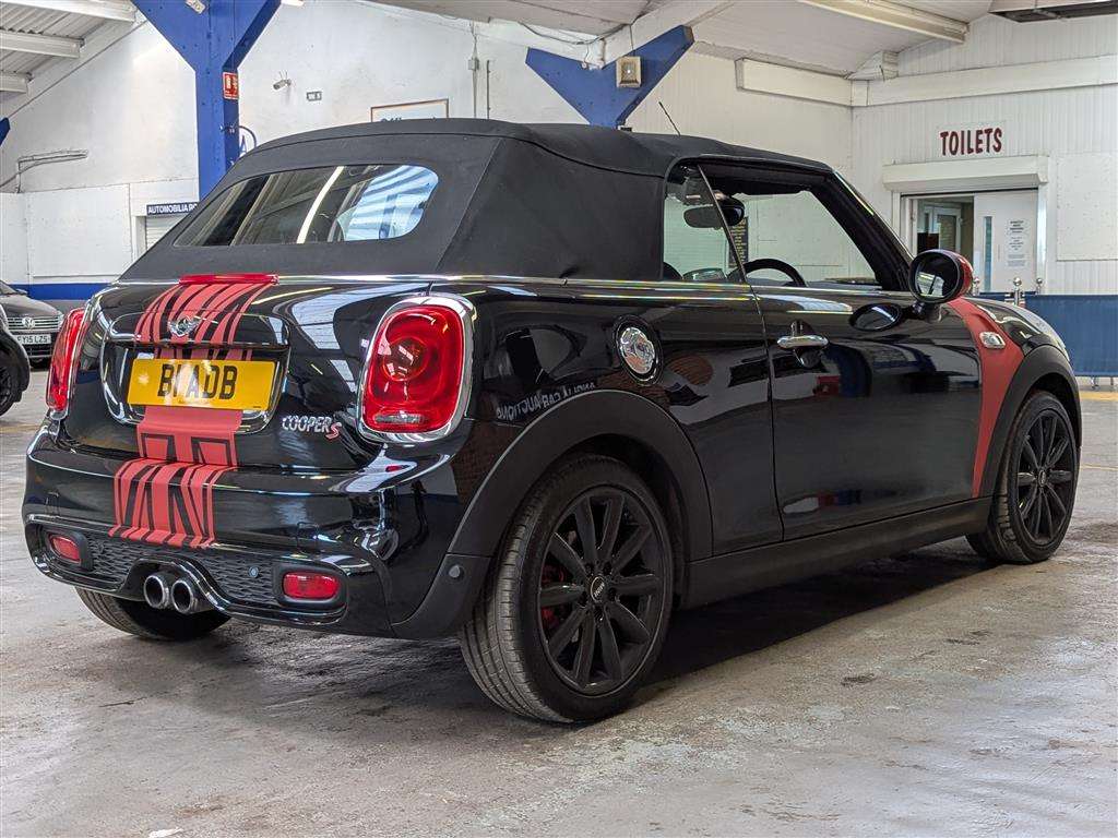 <p>2017 MINI COOPER S AUTO</p>