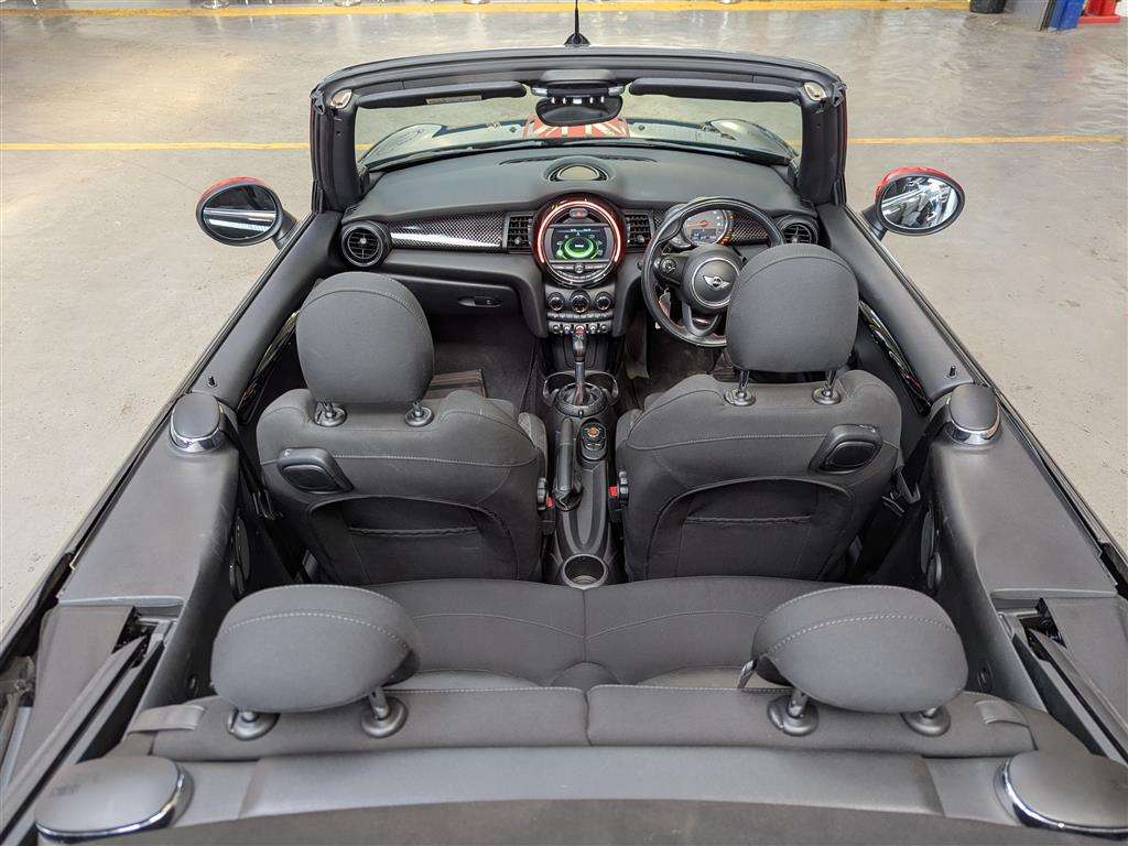 <p>2017 MINI COOPER S AUTO</p>
