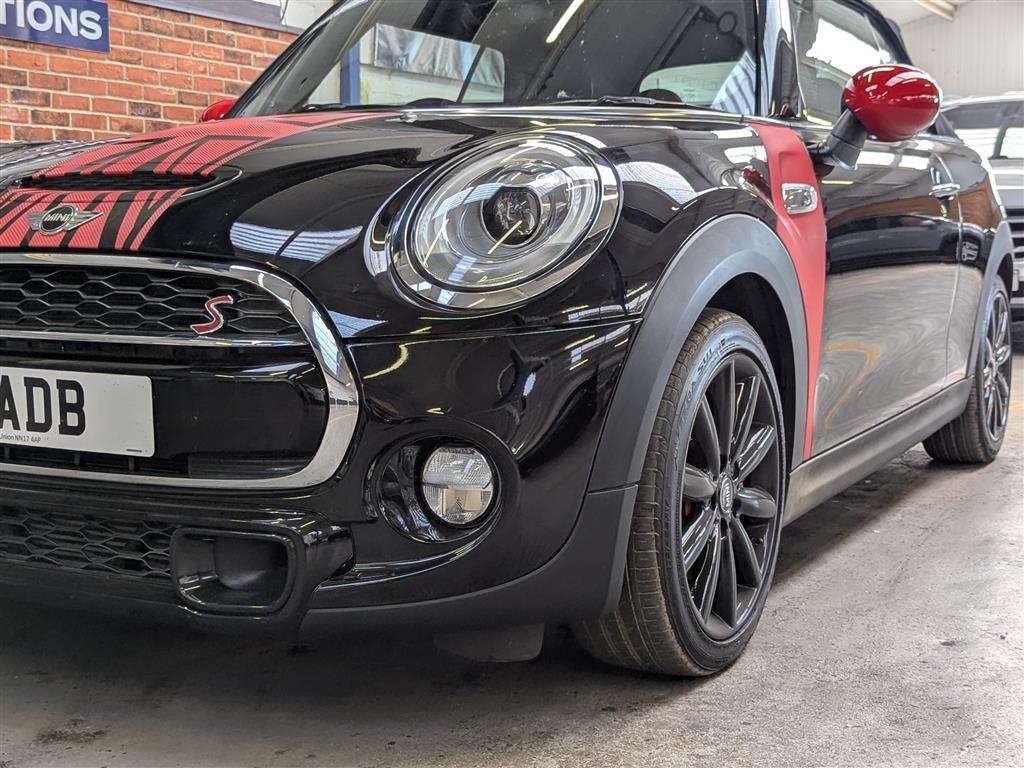 <p>2017 MINI COOPER S AUTO</p>