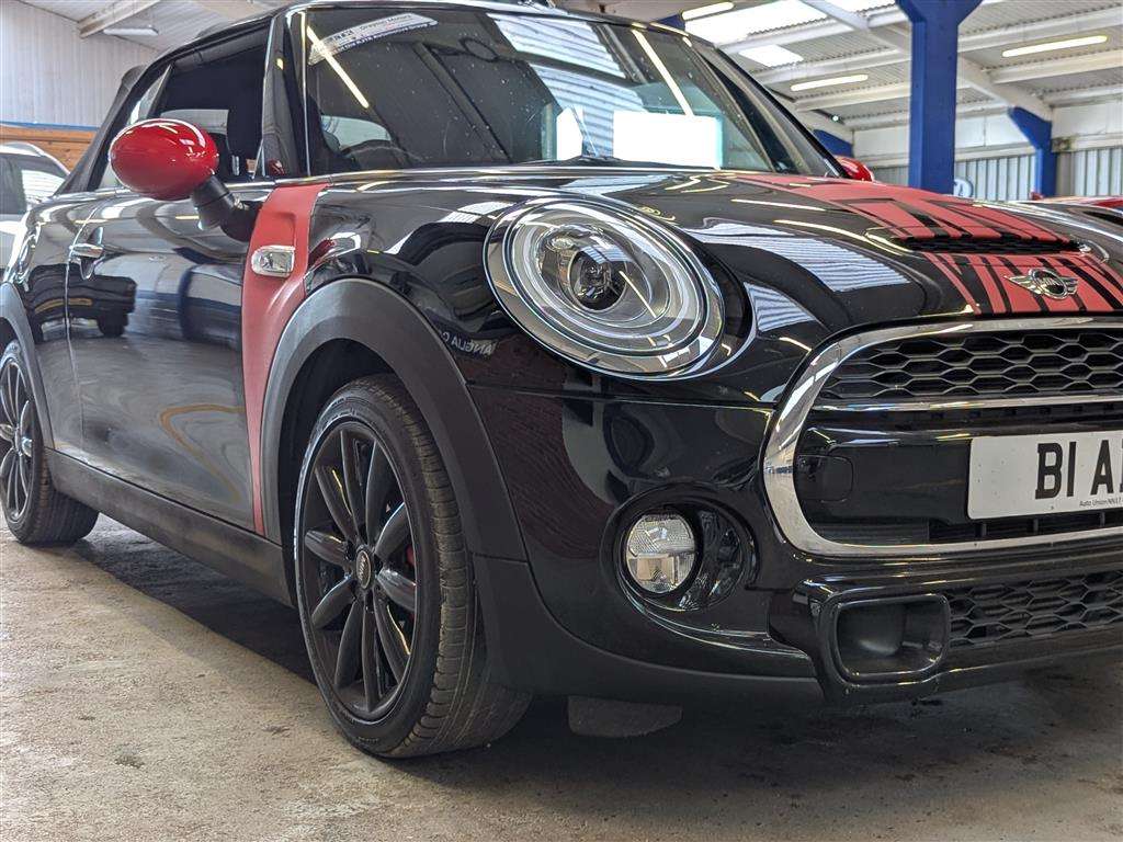 <p>2017 MINI COOPER S AUTO</p>