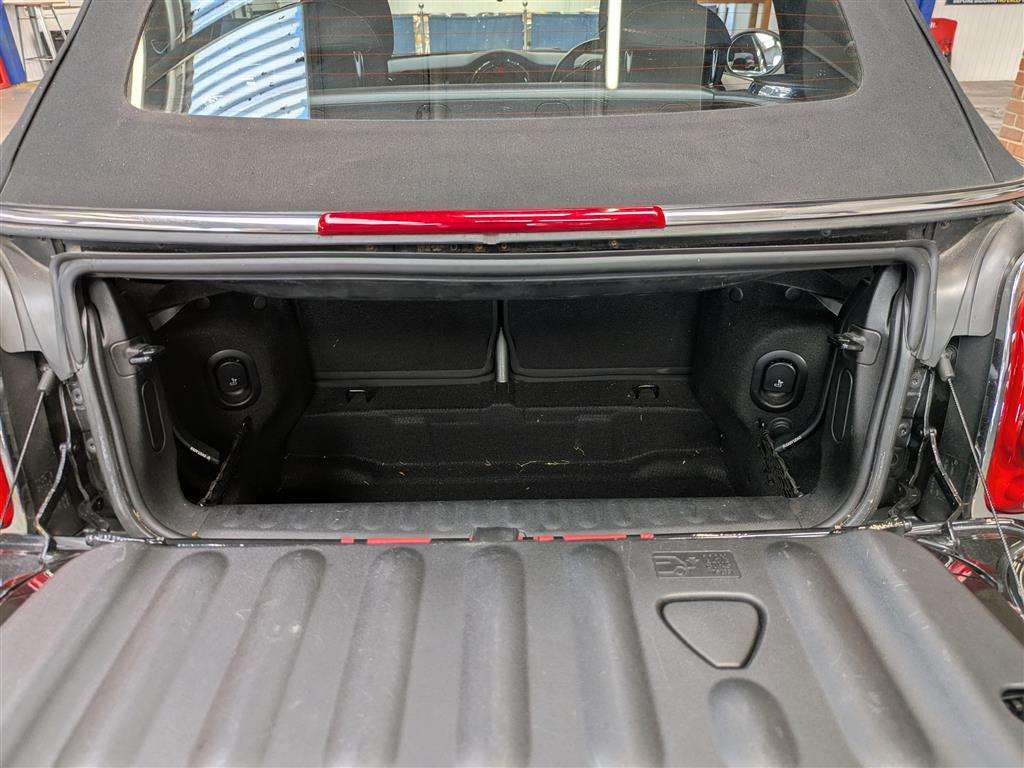 <p>2017 MINI COOPER S AUTO</p>