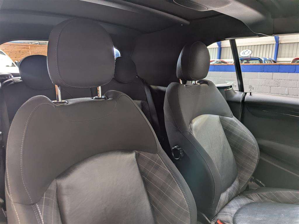 <p>2017 MINI COOPER S AUTO</p>