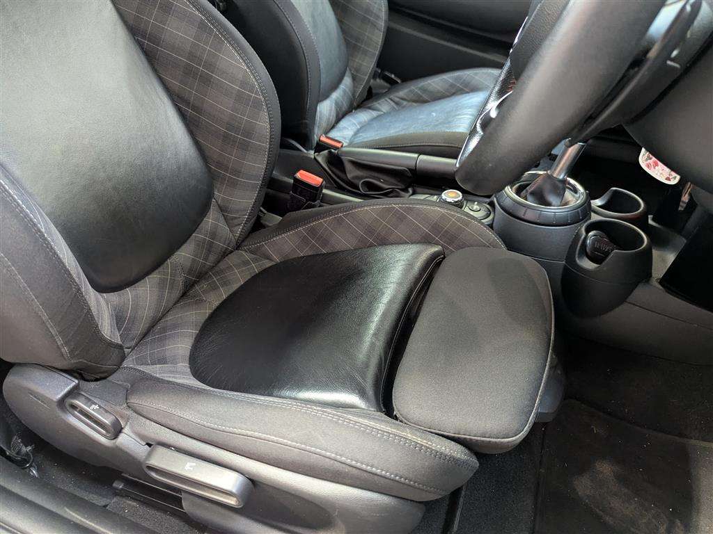 <p>2017 MINI COOPER S AUTO</p>