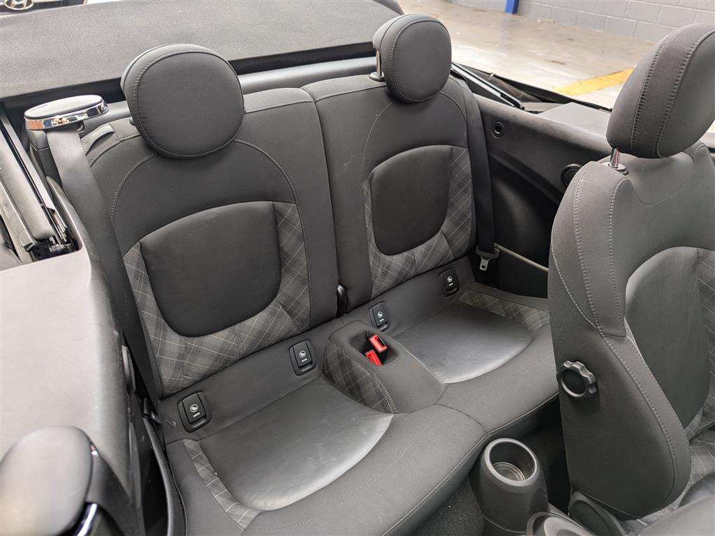 <p>2017 MINI COOPER S AUTO</p>