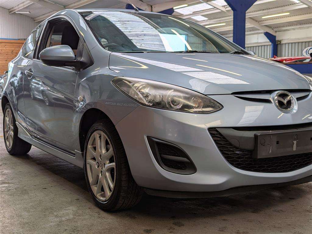 <p>2012 MAZDA 2 TAMURA</p>
