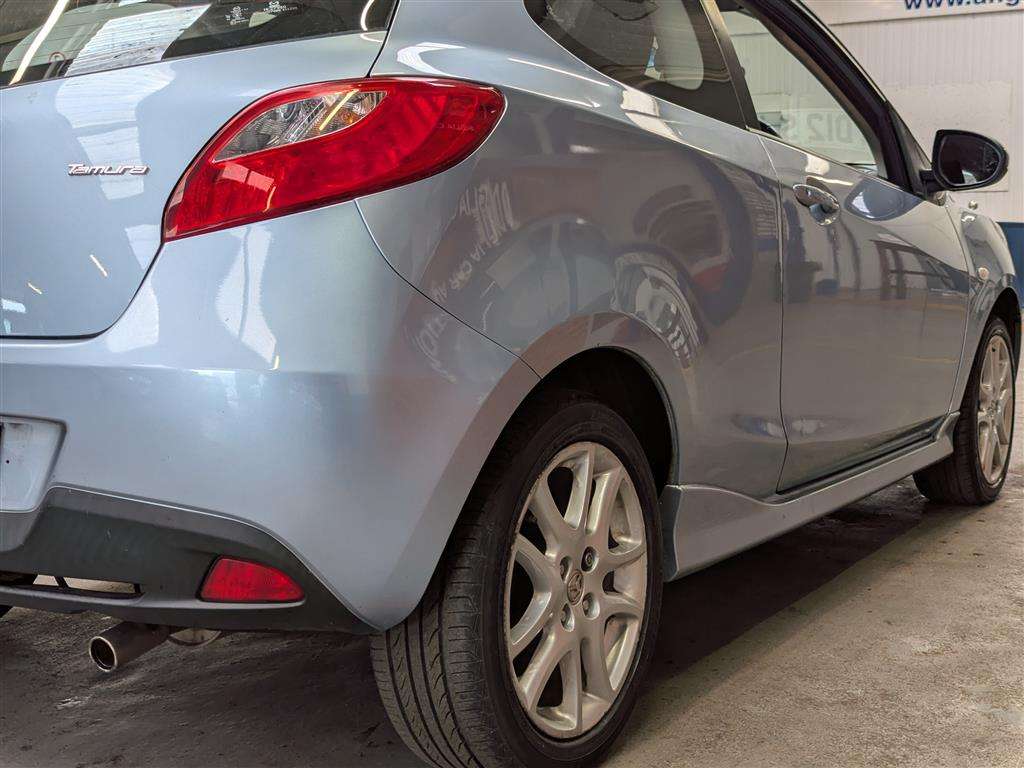<p>2012 MAZDA 2 TAMURA</p>