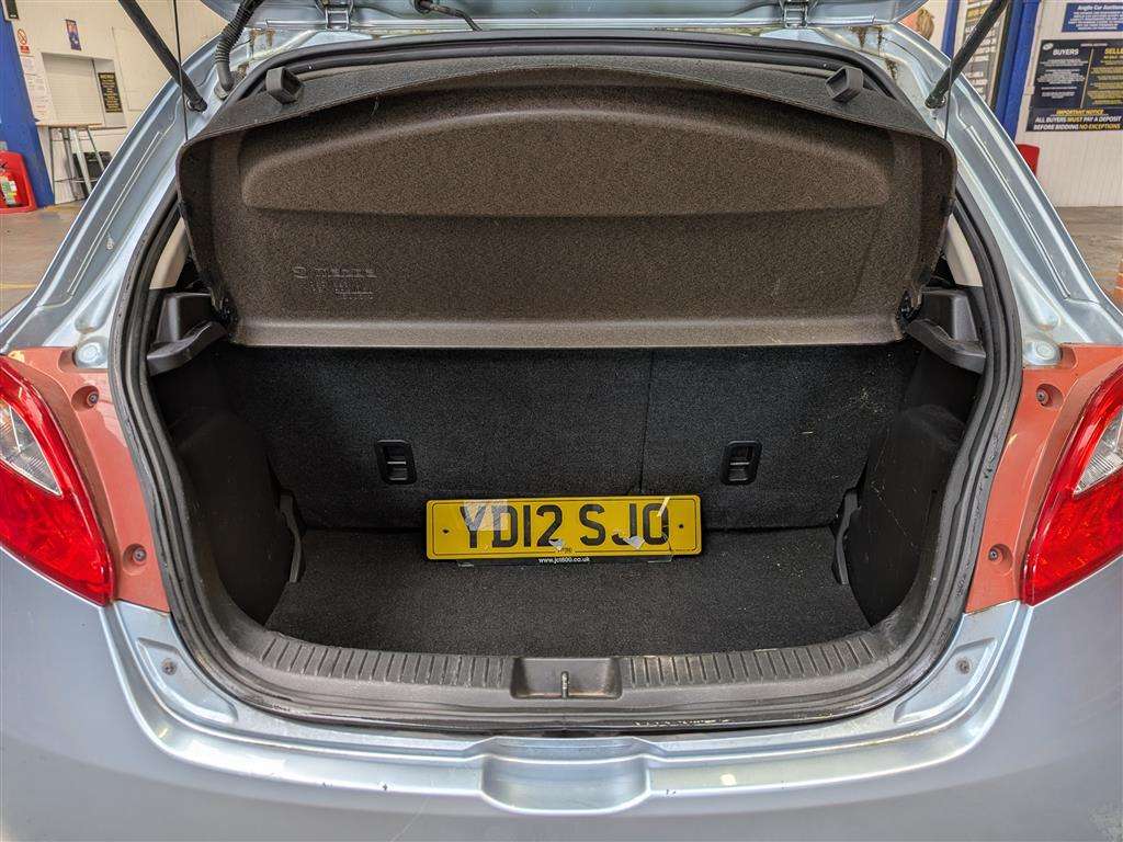 <p>2012 MAZDA 2 TAMURA</p>