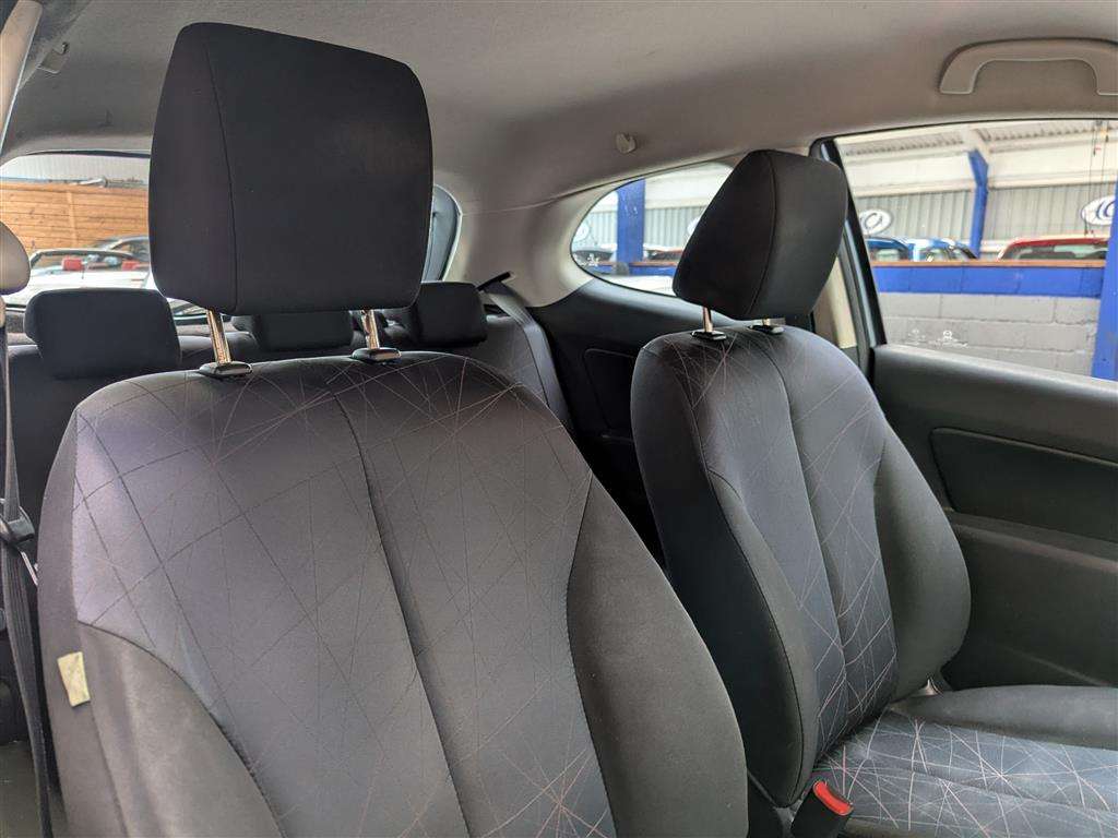<p>2012 MAZDA 2 TAMURA</p>