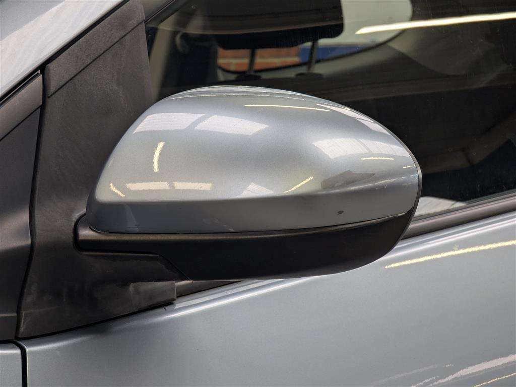 <p>2012 MAZDA 2 TAMURA</p>