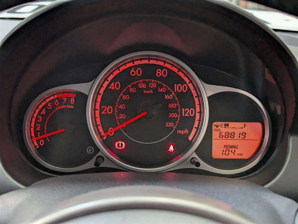<p>2012 MAZDA 2 TAMURA</p>