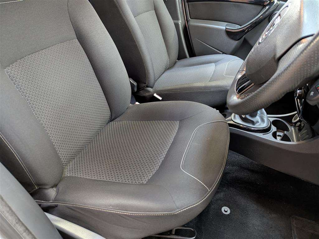 <p>2013 DACIA DUSTER LAUREATE DCI 4X4</p>