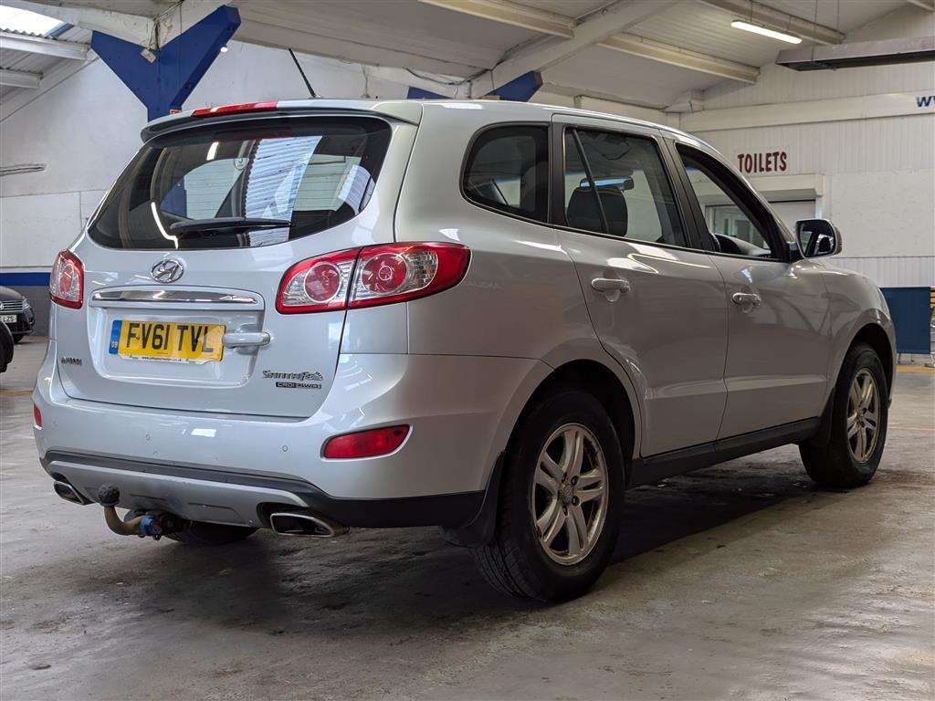 <p>2011 HYUNDAI SANTA FE STYLE CRDI</p>