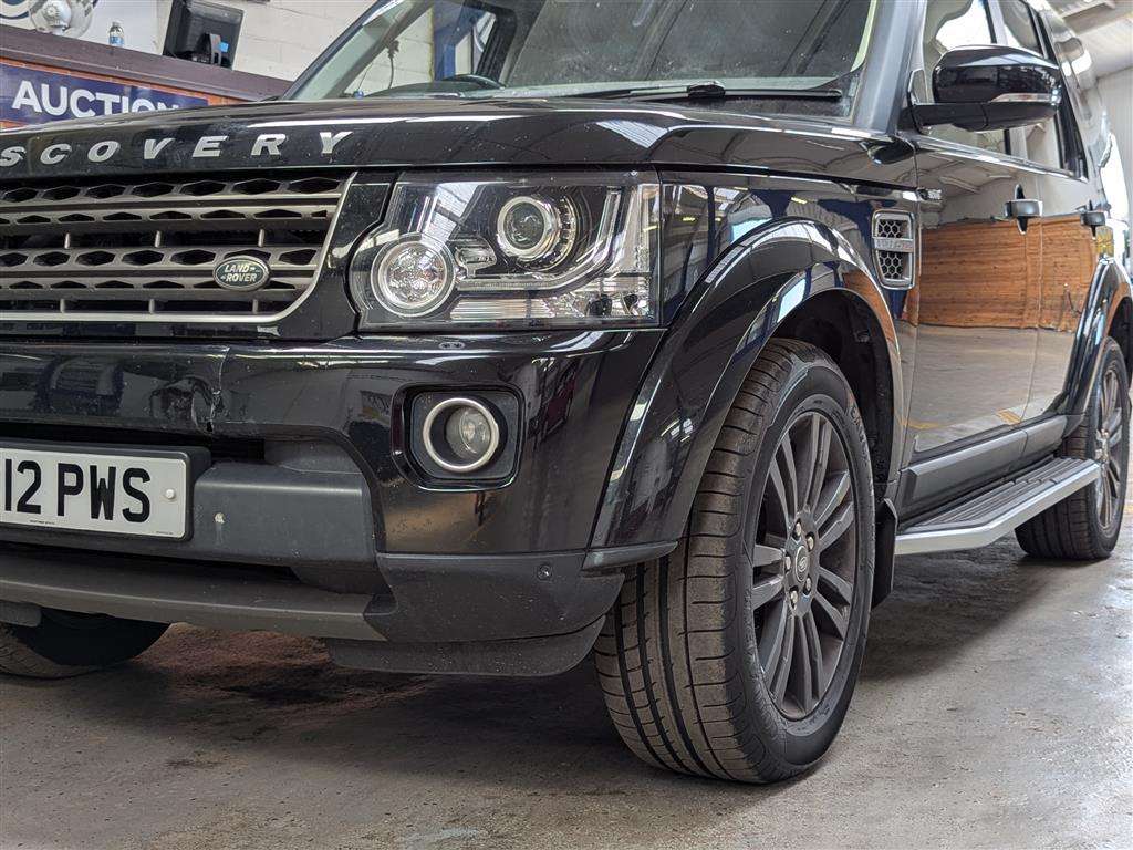 <p>2016 LAND ROVER DISCOVERY GRAPHITE SDV6 A</p>