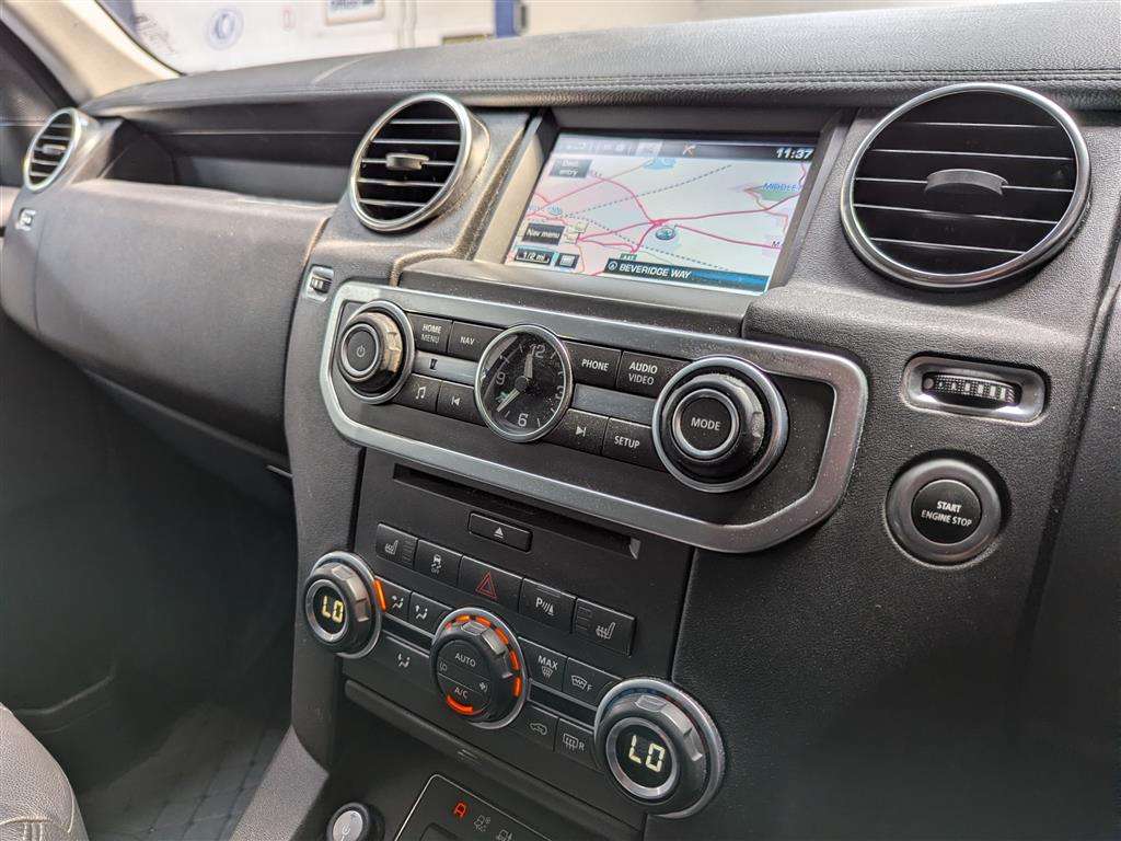 <p>2016 LAND ROVER DISCOVERY GRAPHITE SDV6 A</p>