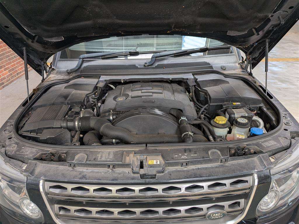<p>2016 LAND ROVER DISCOVERY GRAPHITE SDV6 A</p>