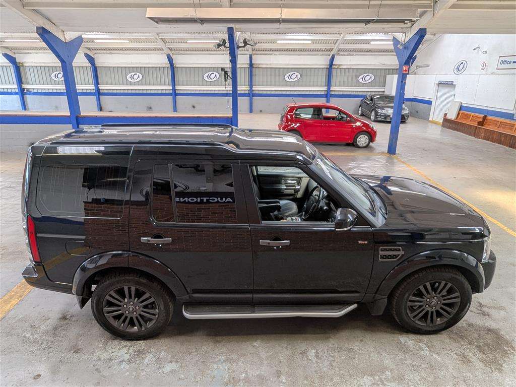 <p>2016 LAND ROVER DISCOVERY GRAPHITE SDV6 A</p>