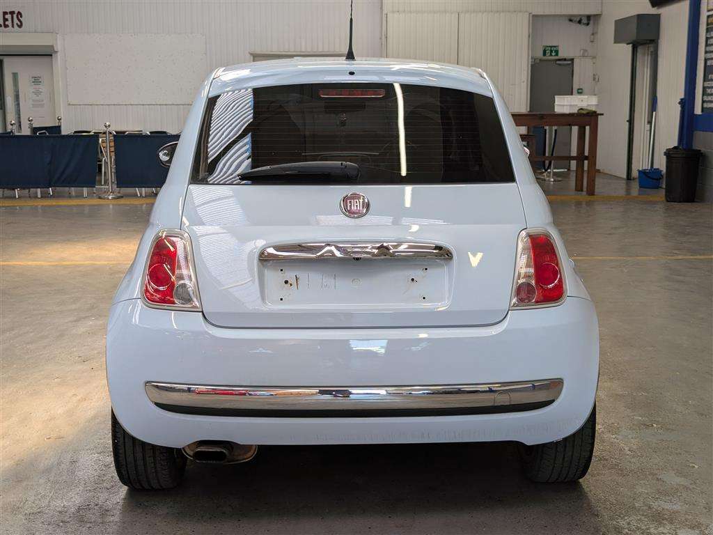 <p>2008 FIAT 500 LOUNGE M-JET RHD</p>