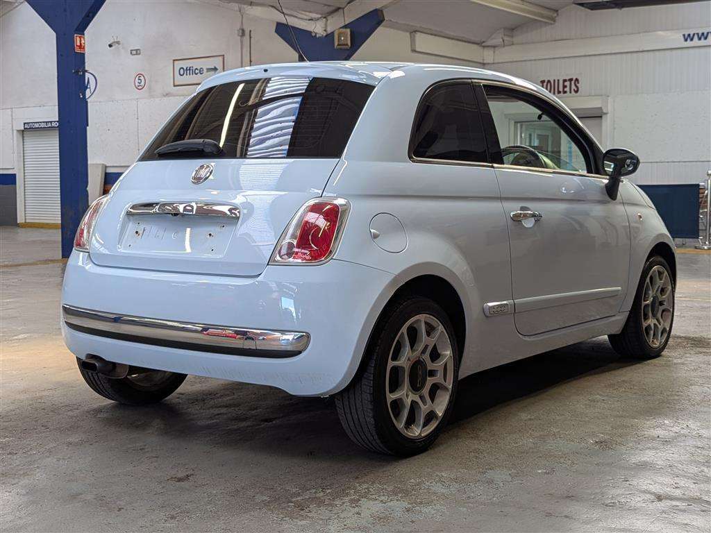 <p>2008 FIAT 500 LOUNGE M-JET RHD</p>