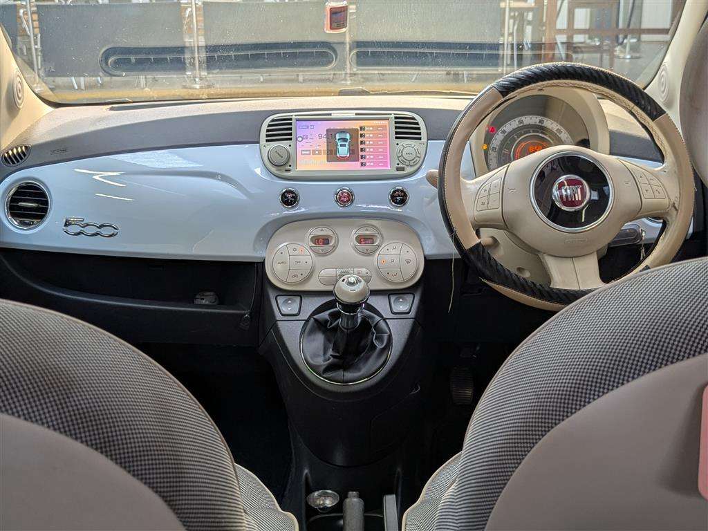 <p>2008 FIAT 500 LOUNGE M-JET RHD</p>