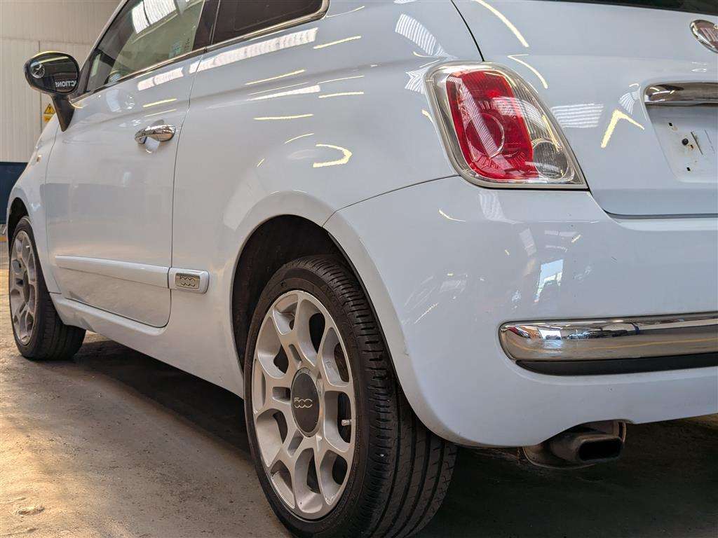 <p>2008 FIAT 500 LOUNGE M-JET RHD</p>