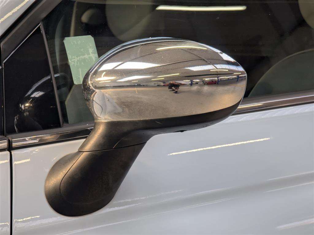 <p>2008 FIAT 500 LOUNGE M-JET RHD</p>