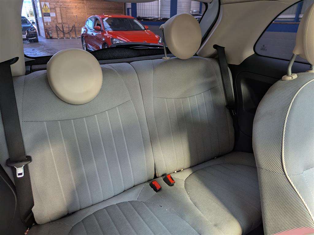 <p>2008 FIAT 500 LOUNGE M-JET RHD</p>