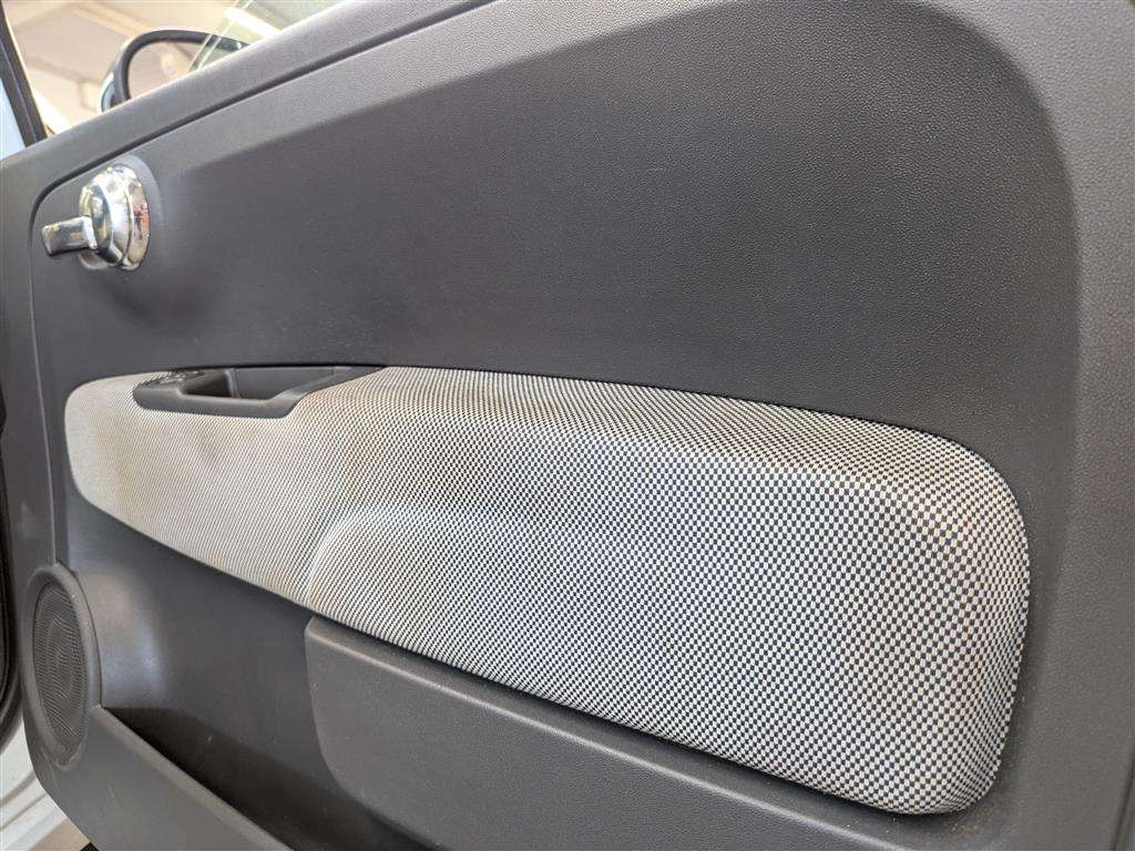 <p>2008 FIAT 500 LOUNGE M-JET RHD</p>