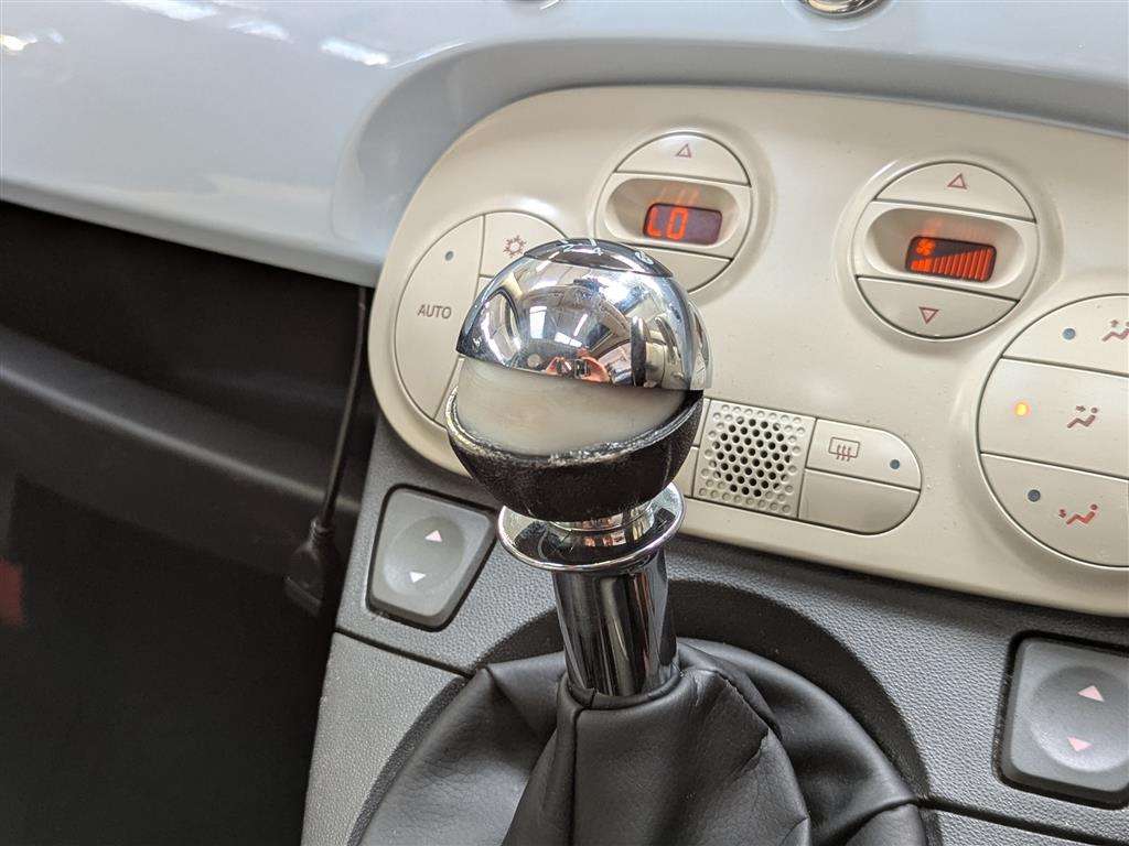 <p>2008 FIAT 500 LOUNGE M-JET RHD</p>
