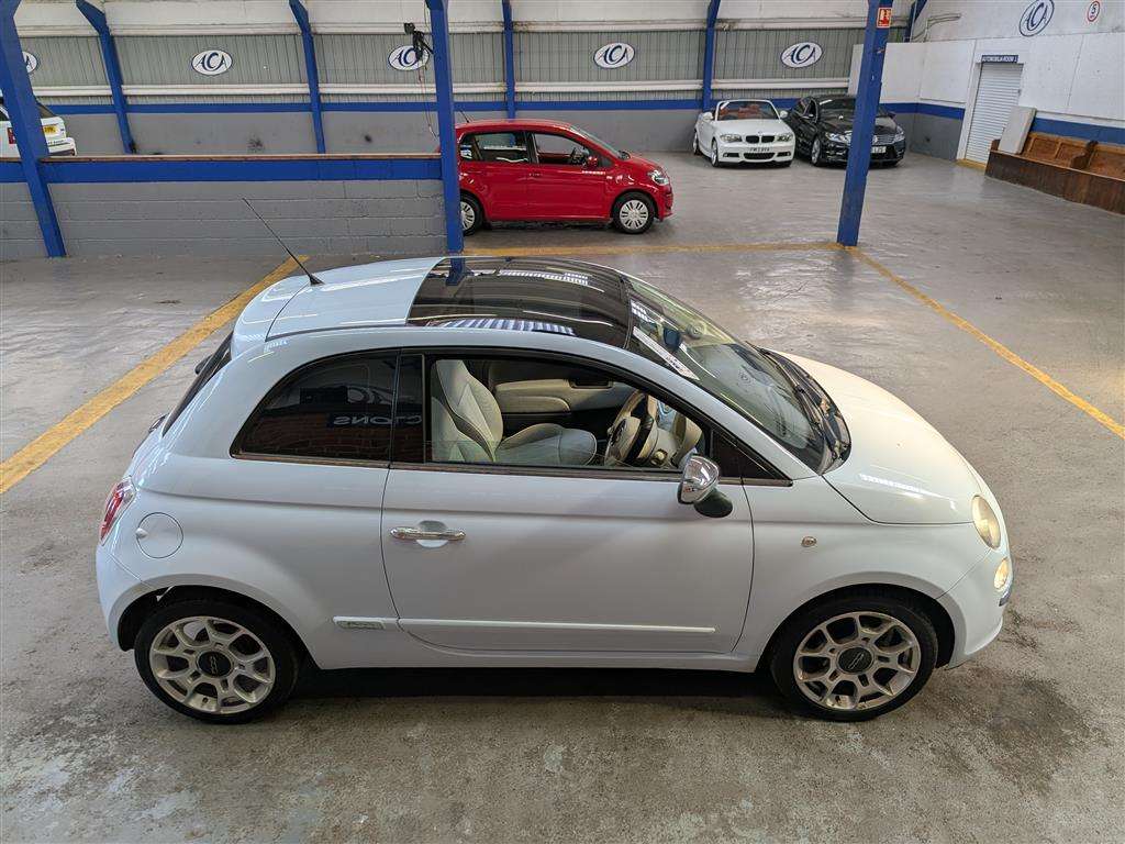 <p>2008 FIAT 500 LOUNGE M-JET RHD</p>