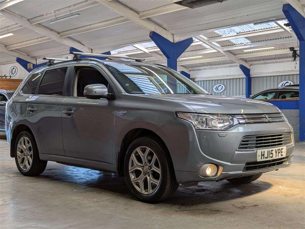 <p>2015 MITSUBISHI OUTLANDER GX4H PHEV 4WORK</p>