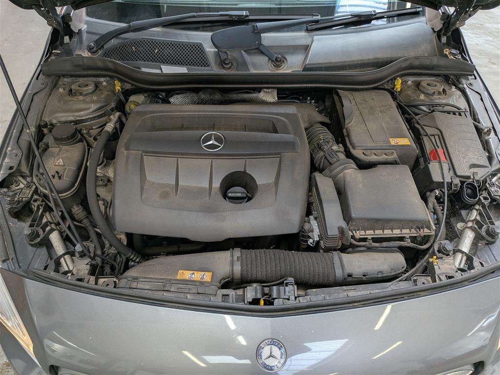 <p>2013 MERCEDES-BENZ A180 BLUEEFFICIENCY SE CD</p>